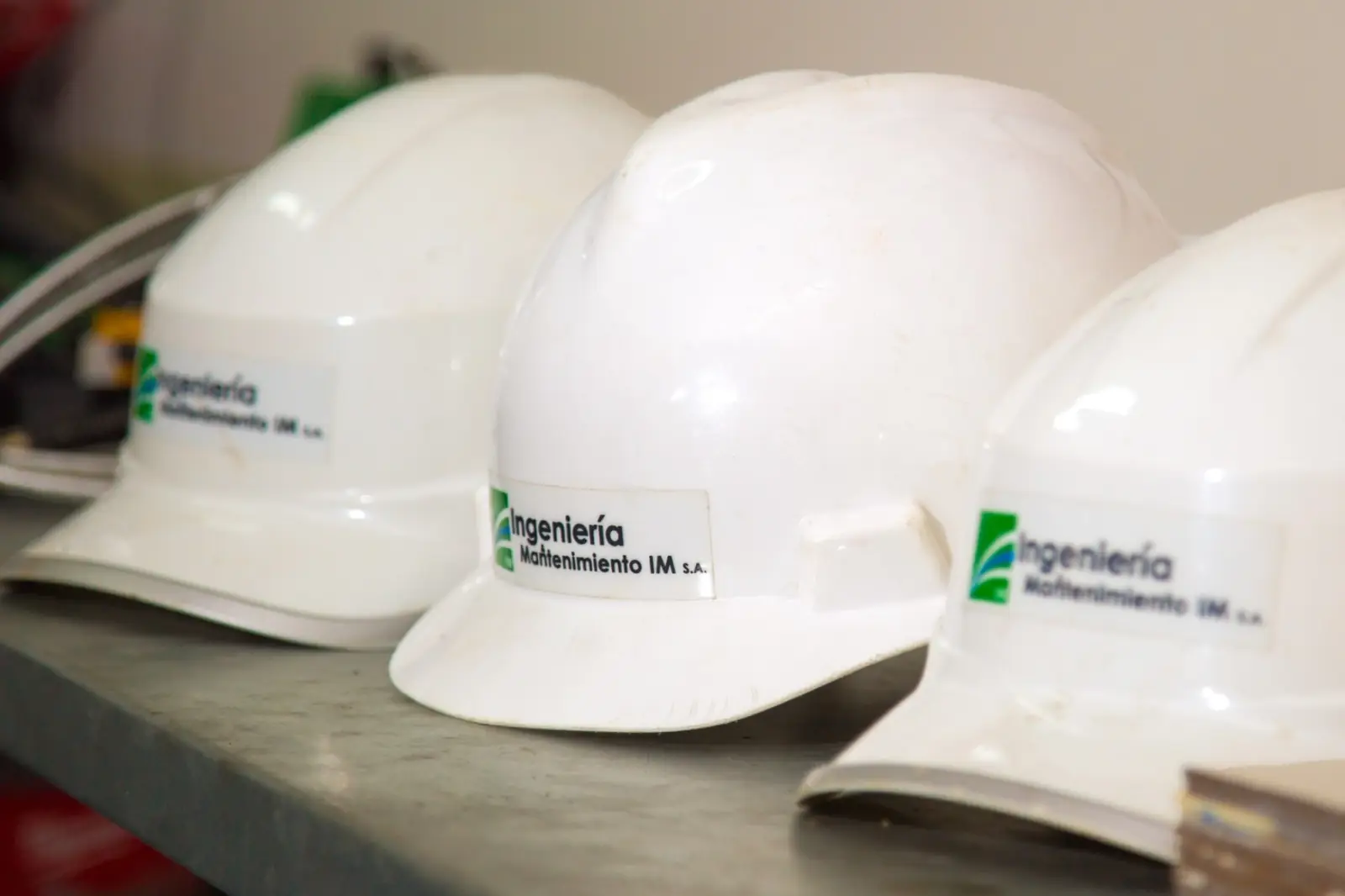 Equipo de protección personal del personal técnico antes de la jornada